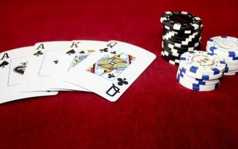 Thùng phá sảnh và thứ tự bài trong Poker